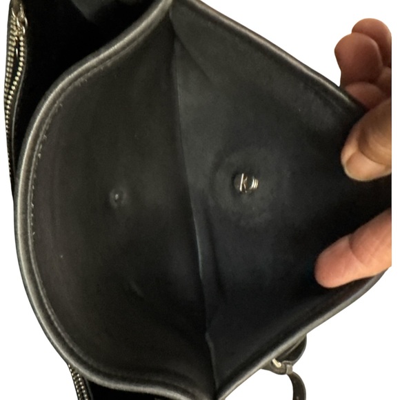 COACH Vintage Willis Black Leather
Nickel Crossbody Bag Satchel
Handbag 9927 - Picture 6 of 13